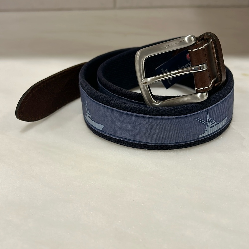 Vineyard Vines Men’s blue canvas belt 34”